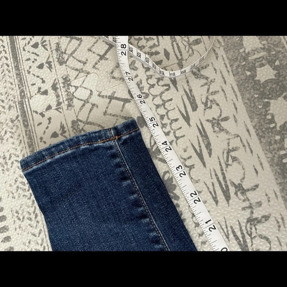 AEO highest rise distressed jeggings - Picture 4 of 8